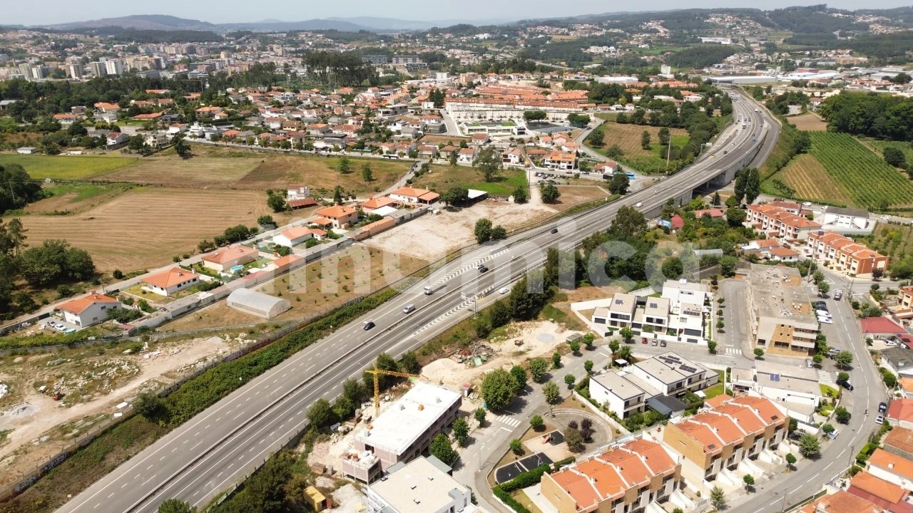 Moradia T3 para Venda em Antas e Abade de Vermoim Foto 8