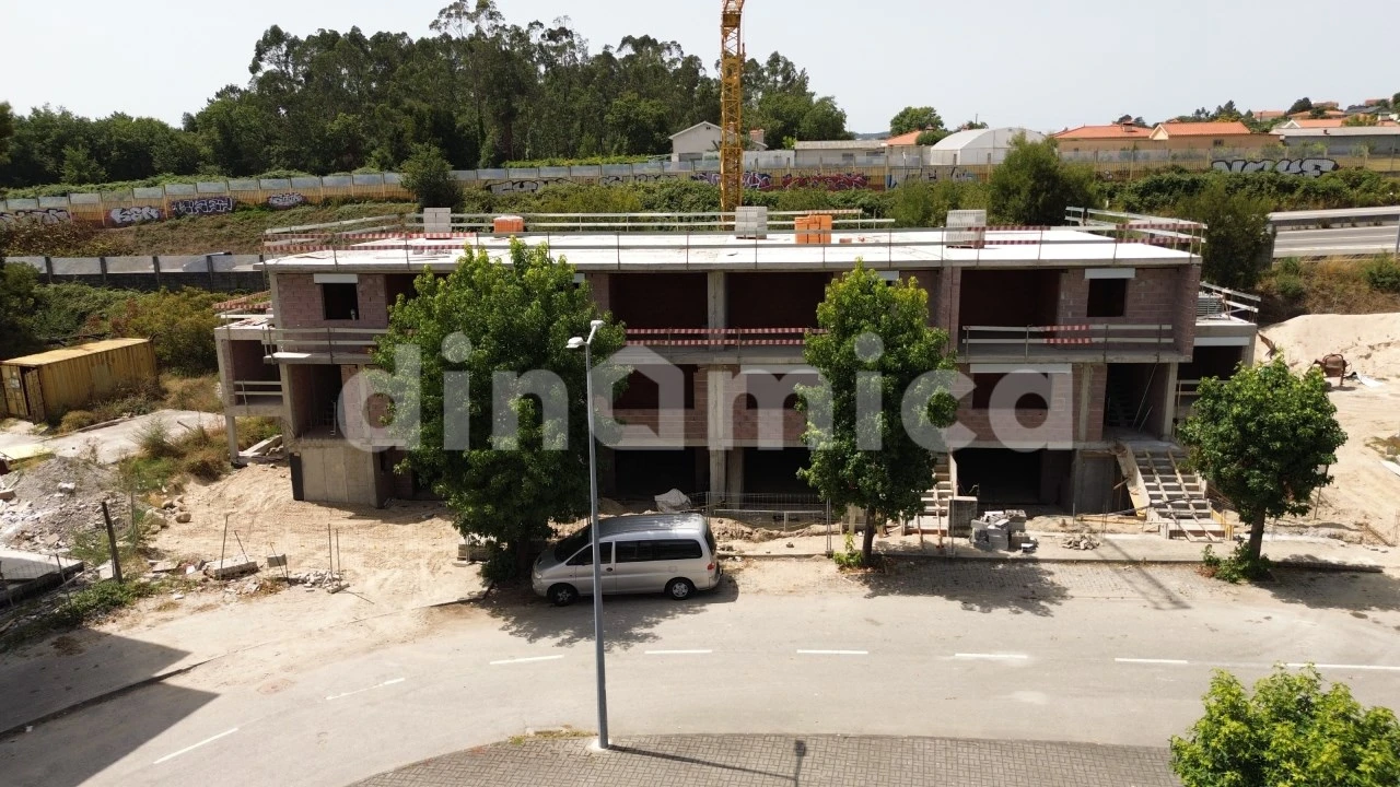 Moradia T3 para Venda em Antas e Abade de Vermoim Foto 4