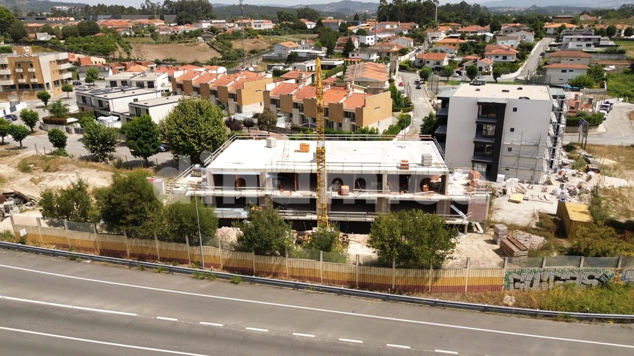 Moradia T3 para Venda em Antas e Abade de Vermoim Foto 5