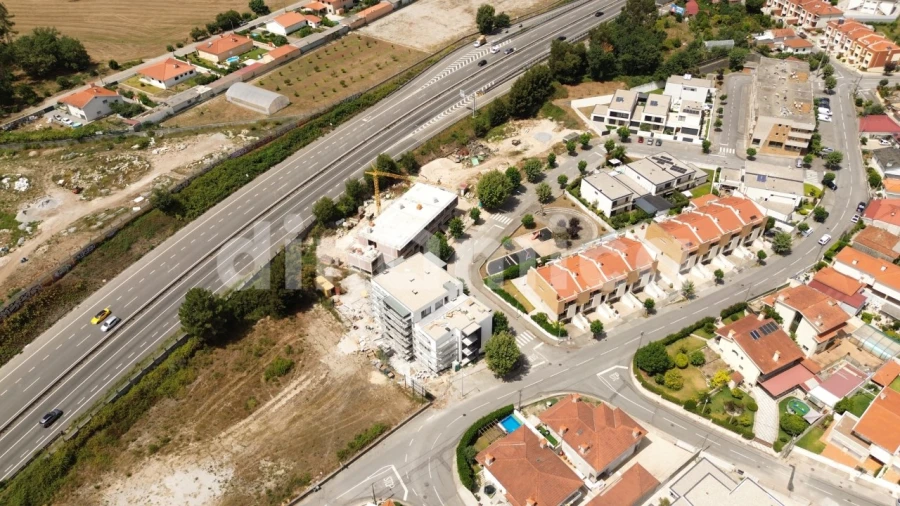 Moradia T3 para Venda em Antas e Abade de Vermoim Foto 9
