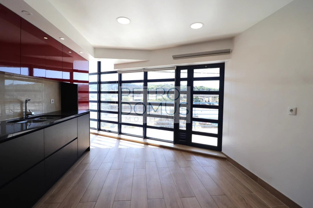 Apartamento T3 para Venda em Campolide Foto 2