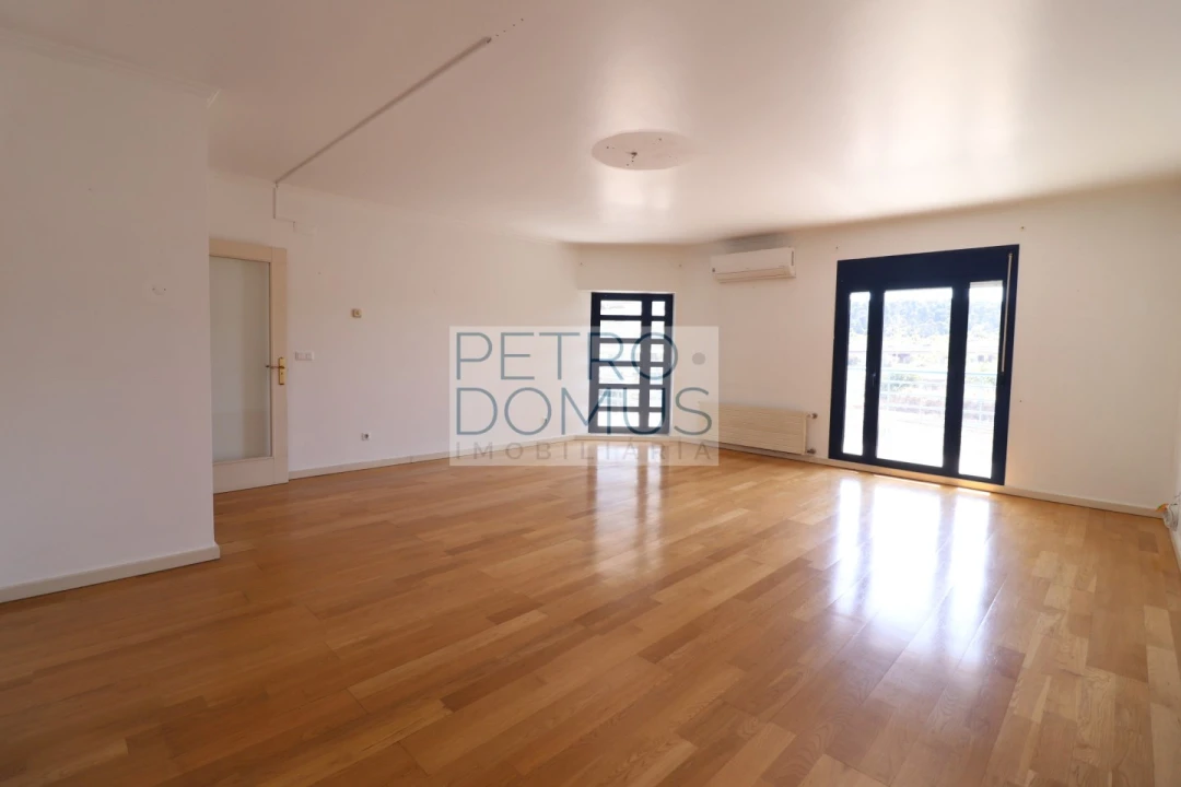 Apartamento T3 para Venda em Campolide Foto 18