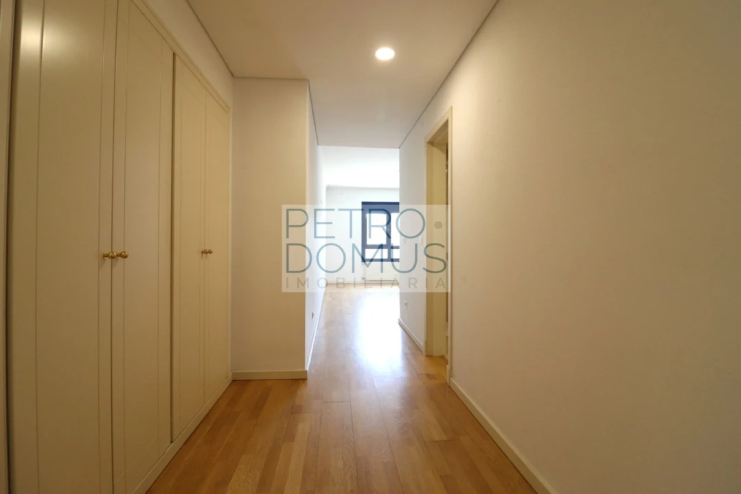 Apartamento T3 para Venda em Campolide Foto 27