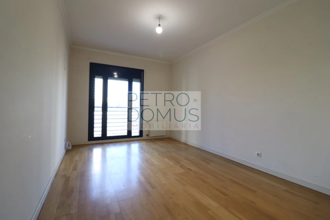 Apartamento T3 para Venda em Campolide Foto 43
