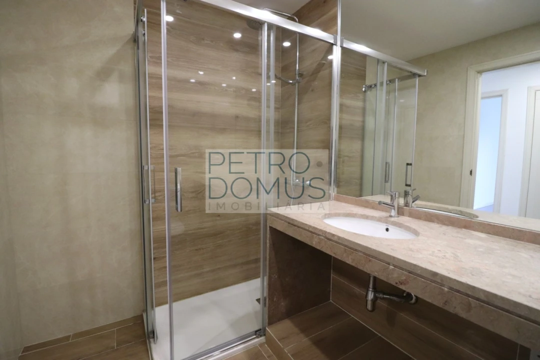 Apartamento T3 para Venda em Campolide Foto 49