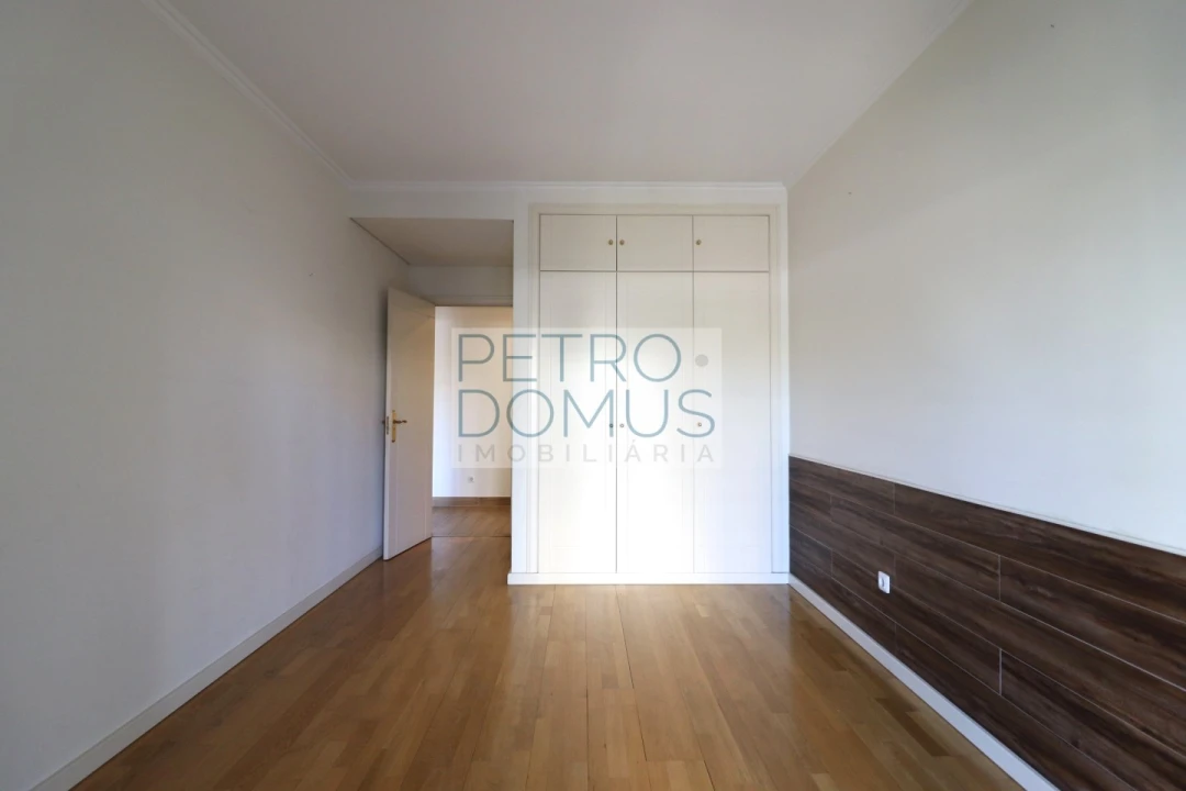 Apartamento T3 para Venda em Campolide Foto 51