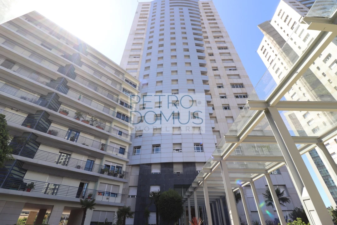 Apartamento T3 para Venda em Campolide Foto 55