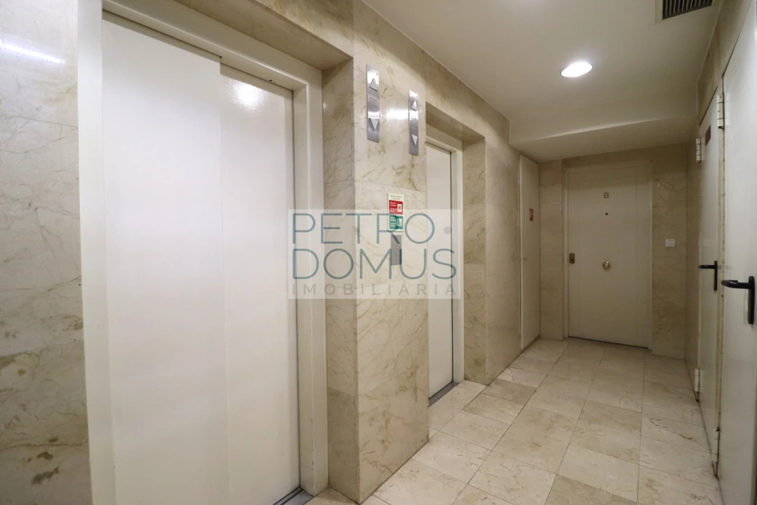 Apartamento T3 para Venda em Campolide Foto 62