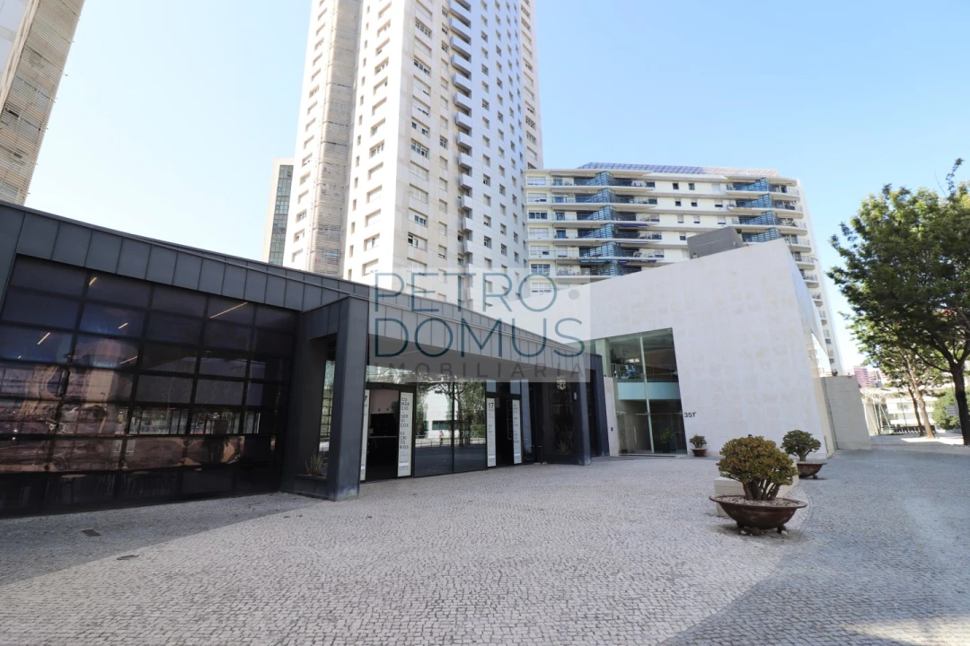Apartamento T3 para Venda em Campolide Foto 65