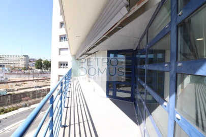 Apartamento T3 para Venda em Campolide
