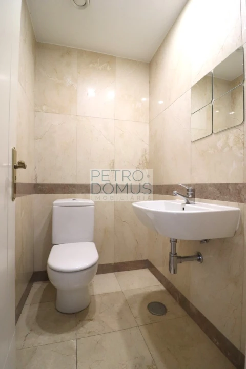 Apartamento T3 para Venda em Campolide