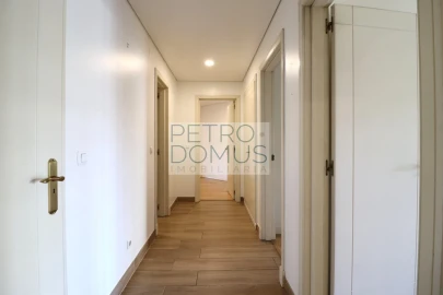 Apartamento T3 para Venda em Campolide