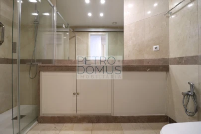 Apartamento T3 para Venda em Campolide