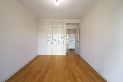 Apartamento T3 para Venda em Campolide