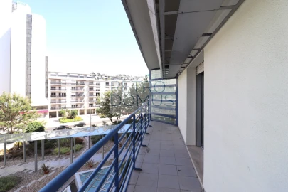 Apartamento T3 para Venda em Campolide