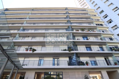 Apartamento T3 para Venda em Campolide