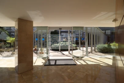 Apartamento T3 para Venda em Campolide