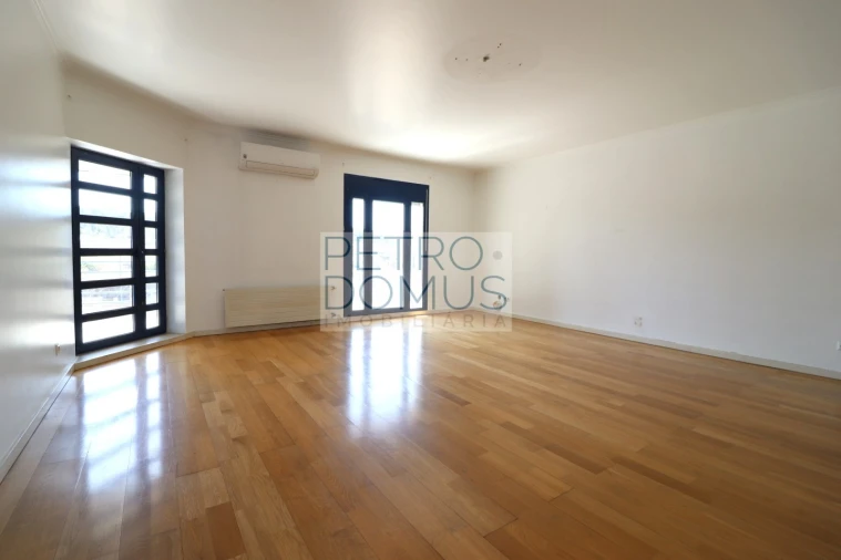 Apartamento T3 para Venda em Campolide Foto 13