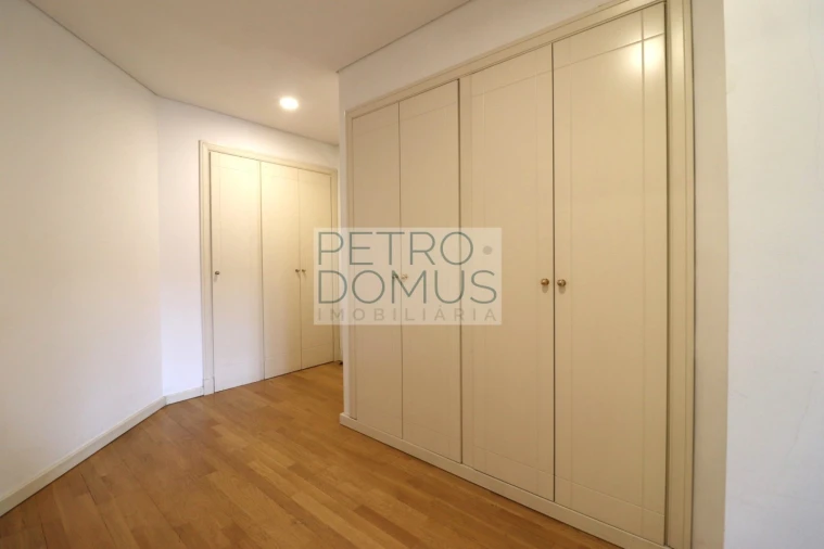 Apartamento T3 para Venda em Campolide Foto 28