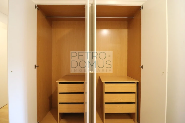 Apartamento T3 para Venda em Campolide Foto 30
