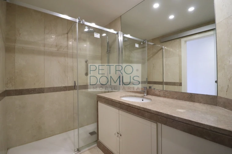 Apartamento T3 para Venda em Campolide Foto 35