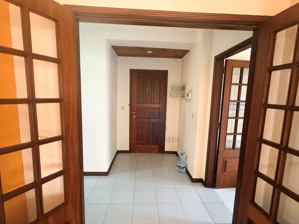 Apartamento T2 para Venda em Oliveira do Douro Foto 3