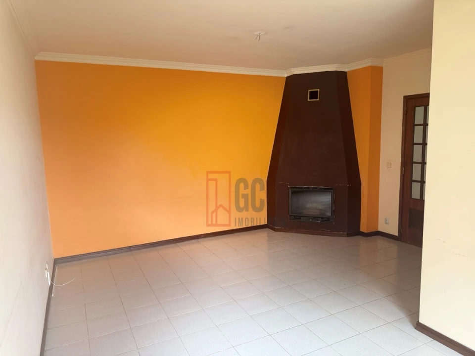 Apartamento T2 para Venda em Oliveira do Douro Foto 4