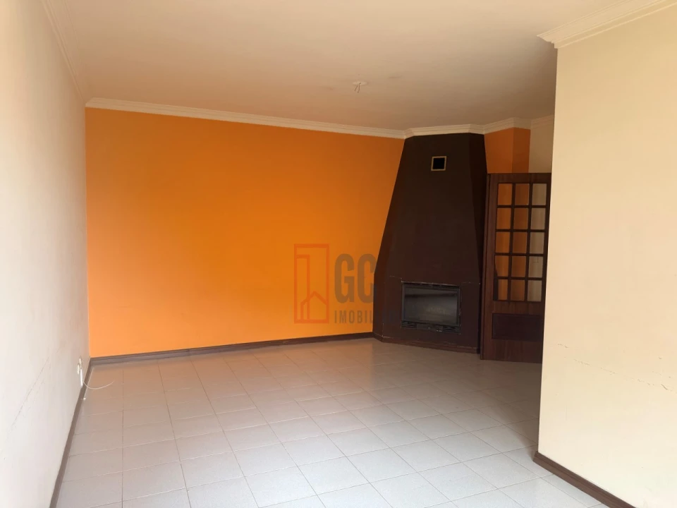 Apartamento T2 para Venda em Oliveira do Douro Foto 5