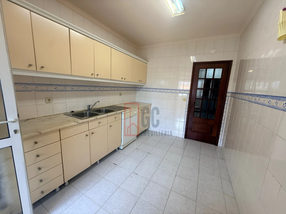 Apartamento T2 para Venda em Oliveira do Douro Foto 11