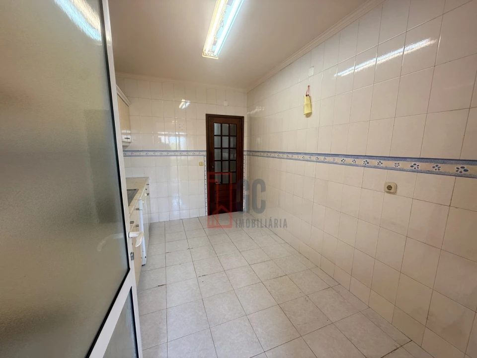 Apartamento T2 para Venda em Oliveira do Douro Foto 13