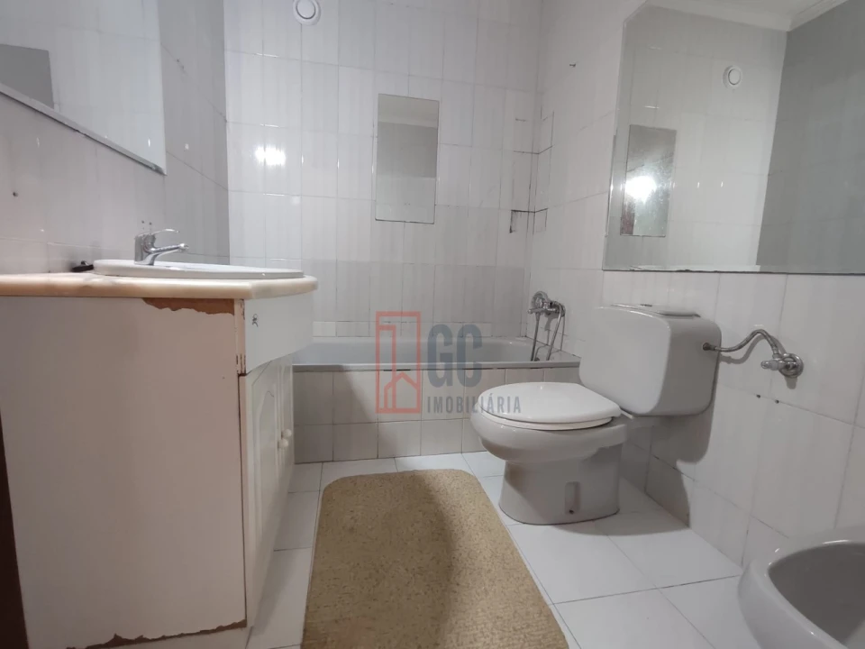 Apartamento T2 para Venda em Oliveira do Douro Foto 24
