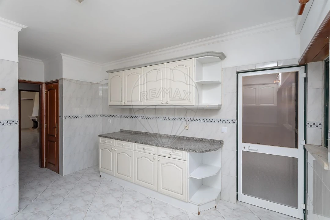 Apartamento T4 para Venda em Alcabideche Foto 7