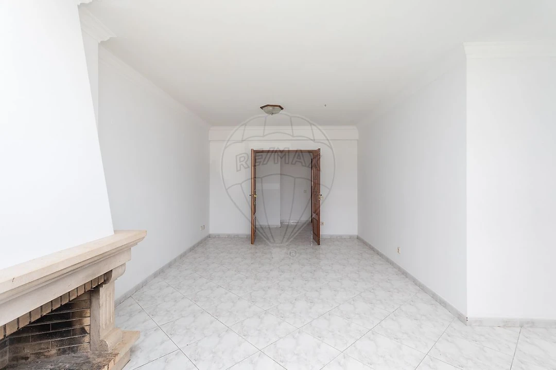 Apartamento T4 para Venda em Alcabideche Foto 4