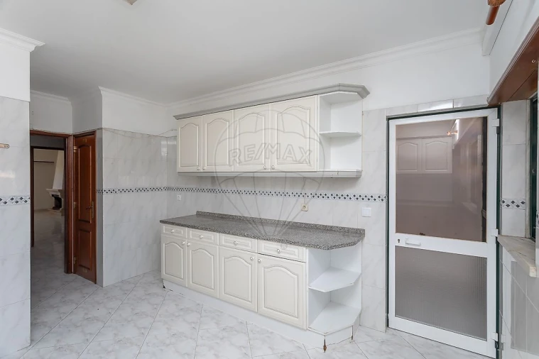 Apartamento T4 para Venda em Alcabideche Foto 7
