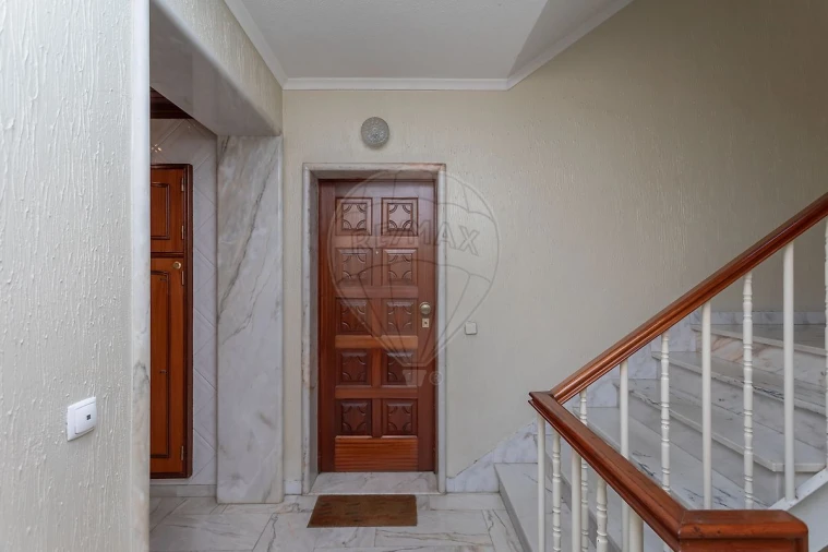 Apartamento T4 para Venda em Alcabideche Foto 4