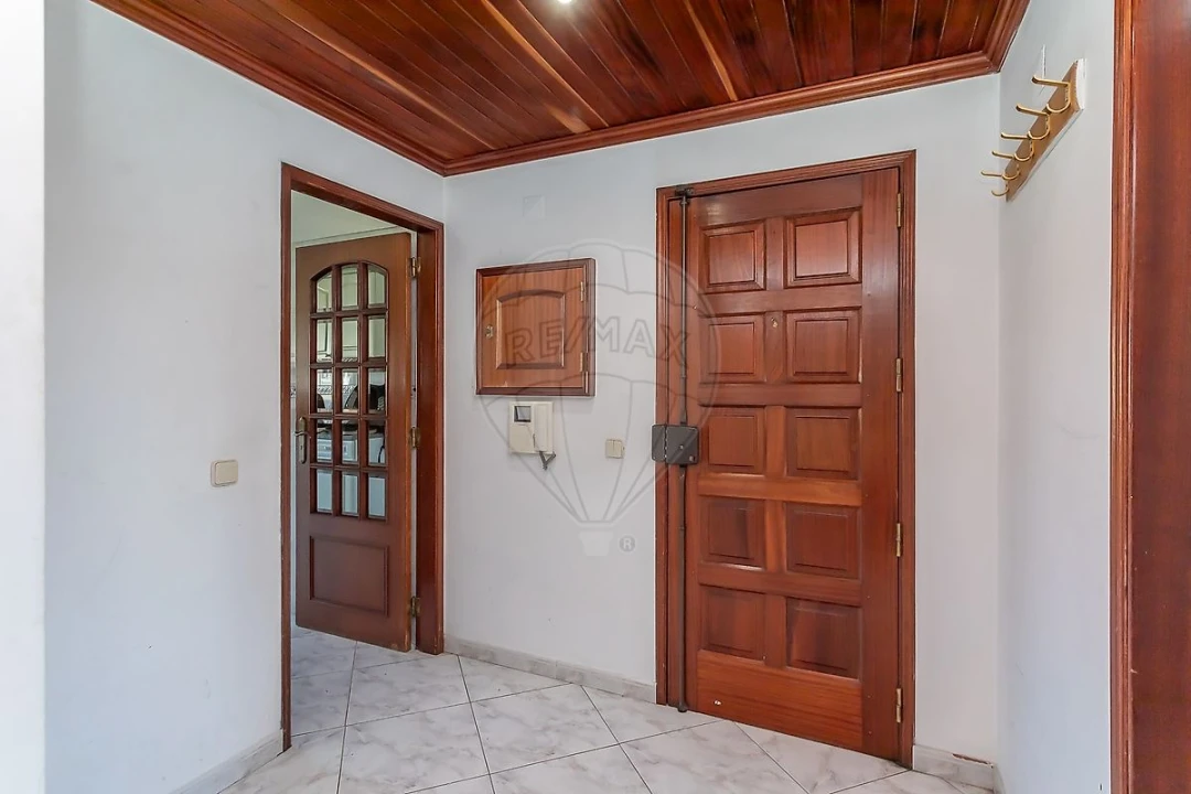 Apartamento T4 para Venda em Alcabideche Foto 6