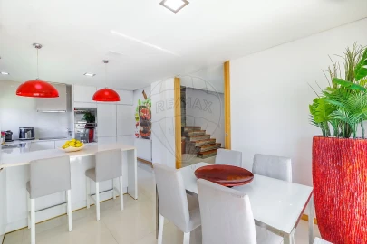 Moradia T4 para Venda em Arcozelo