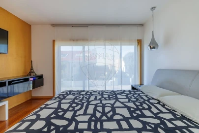 Moradia T4 para Venda em Arcozelo