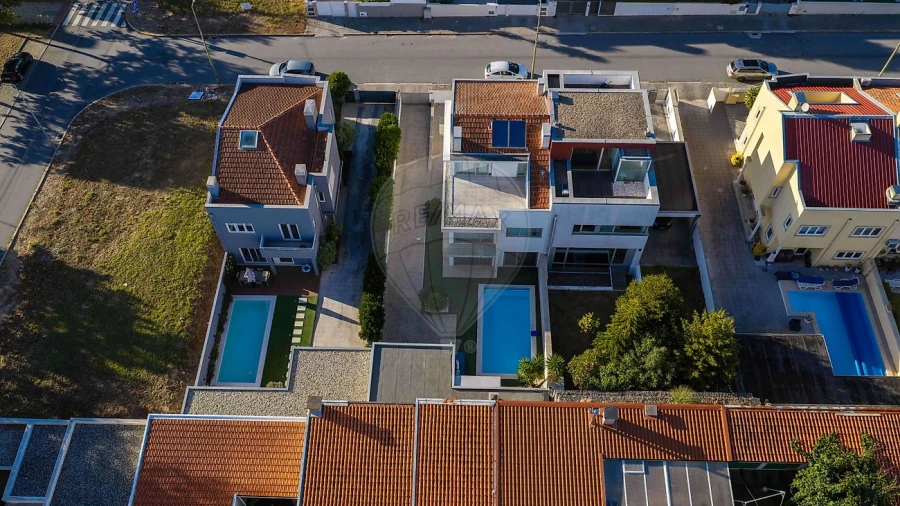 Moradia T4 para Venda em Arcozelo Foto 44