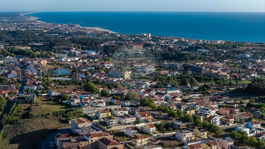 Moradia T4 para Venda em Arcozelo Foto 42