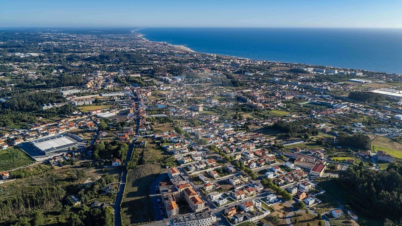 Moradia T4 para Venda em Arcozelo Foto 45