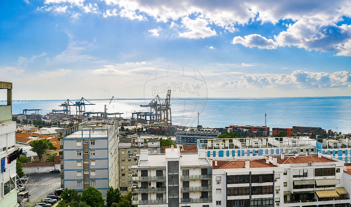 Apartamento T2 para Venda em Penha de França Foto 3