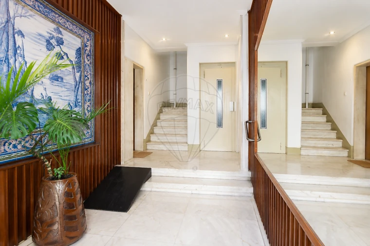 Apartamento T2 para Venda em Penha de França Foto 9