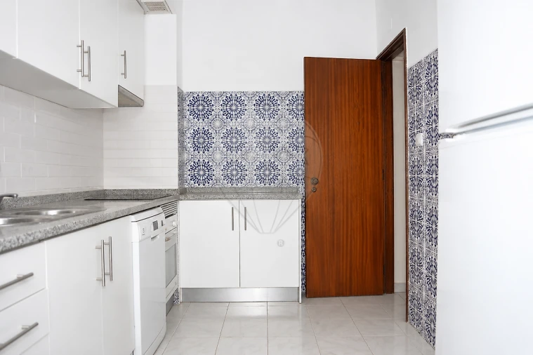 Apartamento T2 para Venda em Penha de França Foto 2