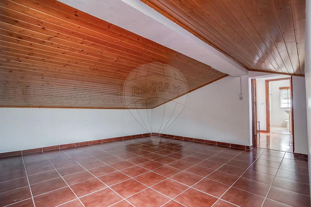 Moradia T4 para Venda em Caldas da Rainha - Santo Onofre e Serra do Bouro Foto 16