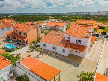 Moradia T4 para Venda em Caldas da Rainha - Santo Onofre e Serra do Bouro