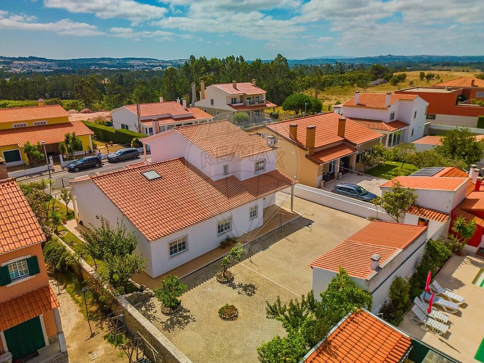 Moradia T4 para Venda em Caldas da Rainha - Santo Onofre e Serra do Bouro Foto 42