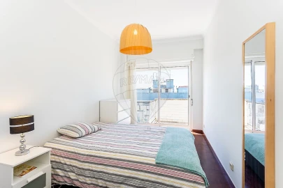 Apartamento T2 para Arrendamento em São Domingos de Benfica