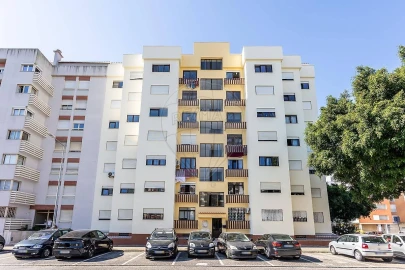 Apartamento T2 para Venda em Alfragide