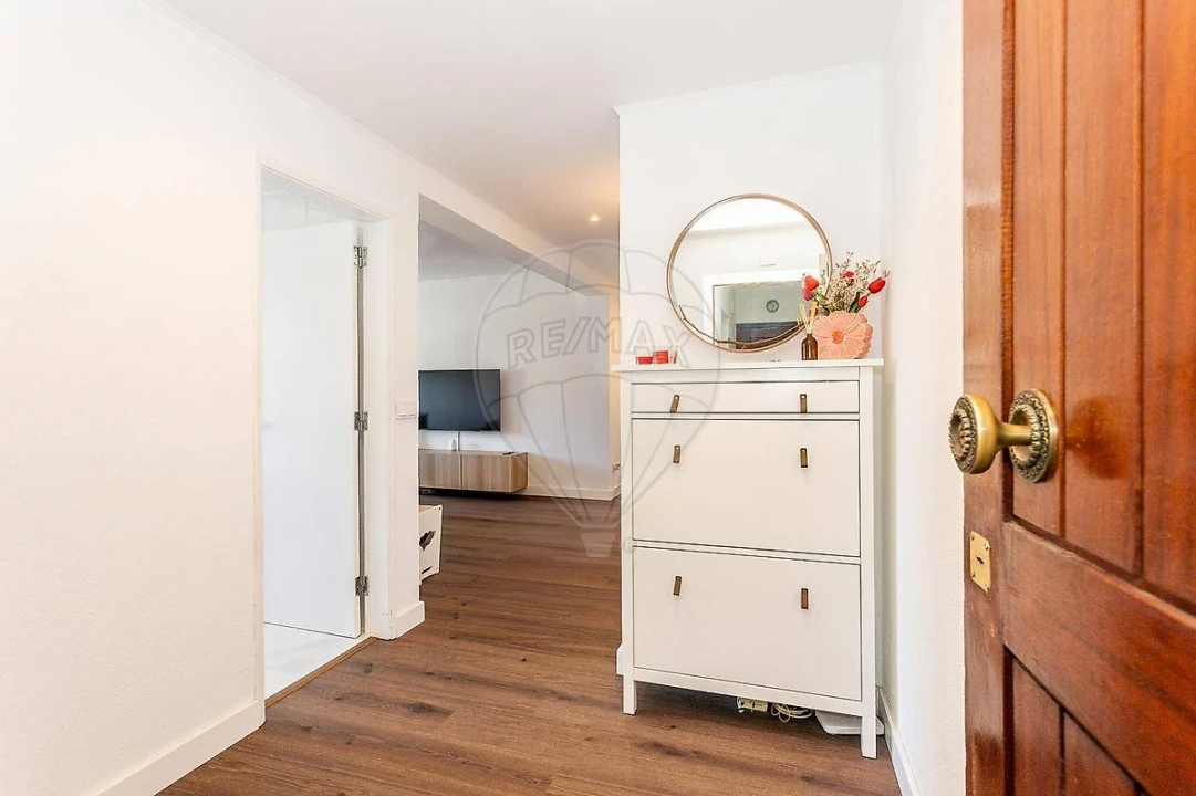 Apartamento T2 para Venda em Alfragide Foto 4